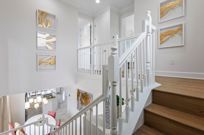 Building Photo - 16181 Oakview Dr