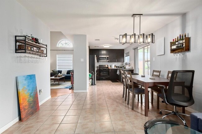 Building Photo - 13803 Randalstone Dr