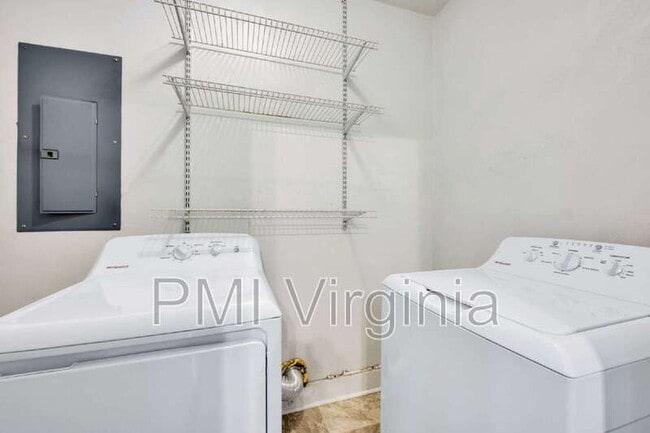 Building Photo - 527 W 26th St