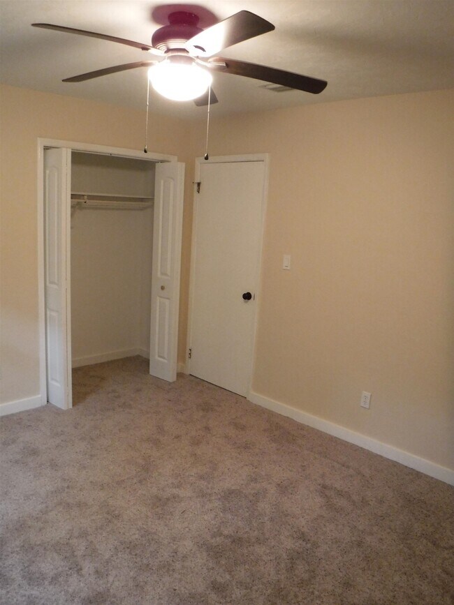 Building Photo - 2308 Sylvan Ct