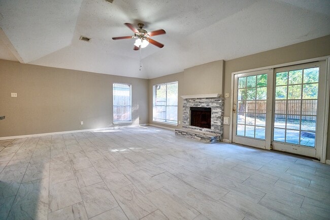 Building Photo - 2314 Pebbledowne Cir
