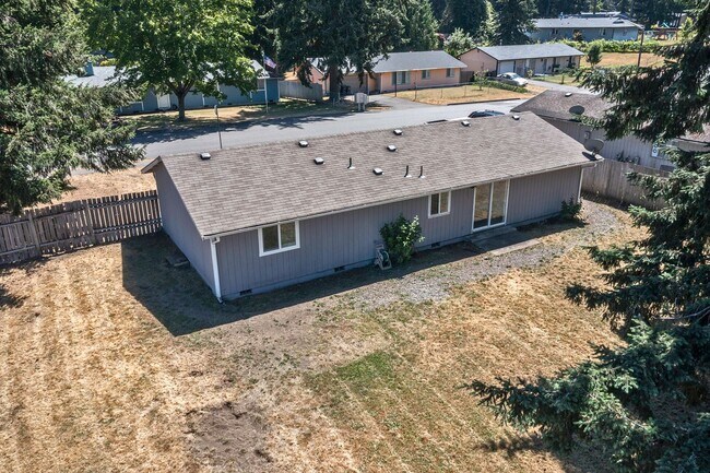Building Photo - READY SET MOVE!!! GREAT PRICE & LOCATION - Darling Rambler in Olympia