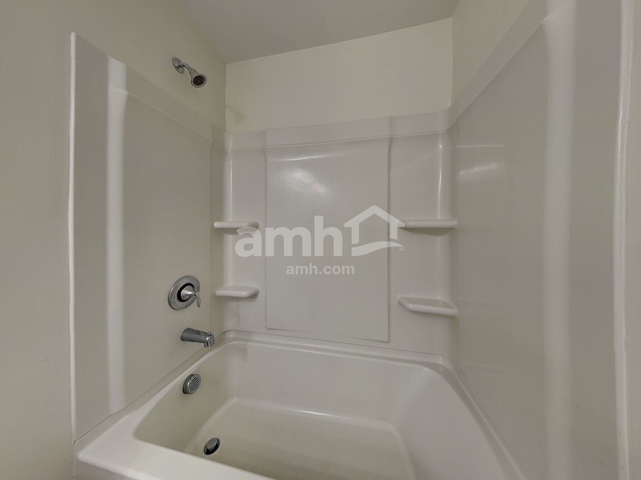 Building Photo - 154 Eden Ave