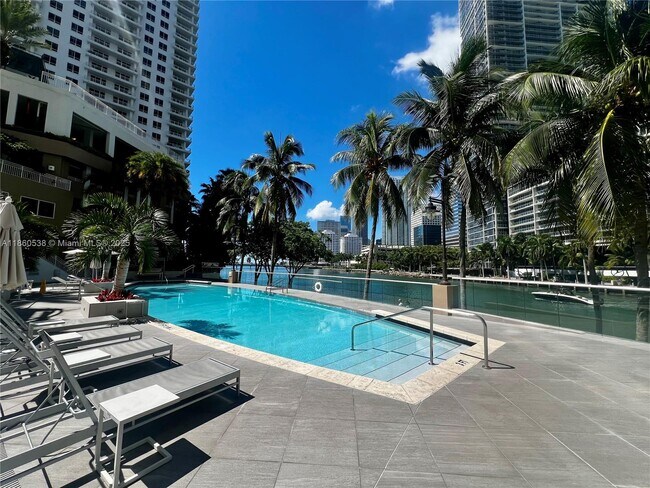 Building Photo - 901 Brickell Key Blvd