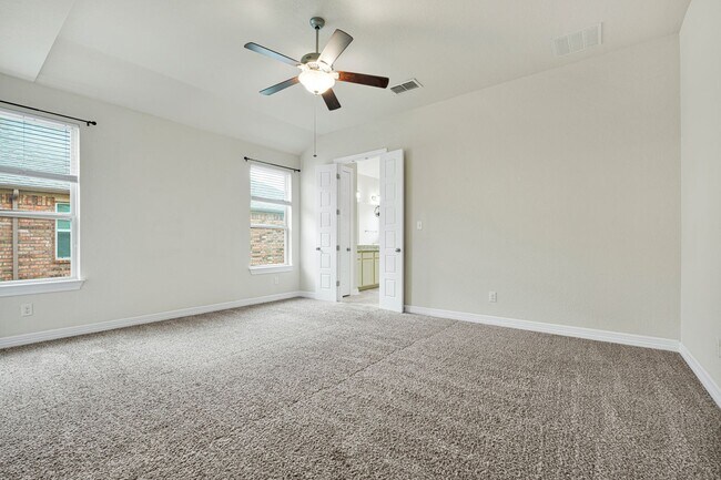 Building Photo - Spacious 5-Bedroom Beauty in Triana Neighborhood –  with Community Perks!