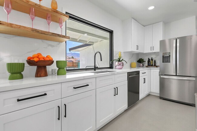 Building Photo - 3940 Cll San Antonio