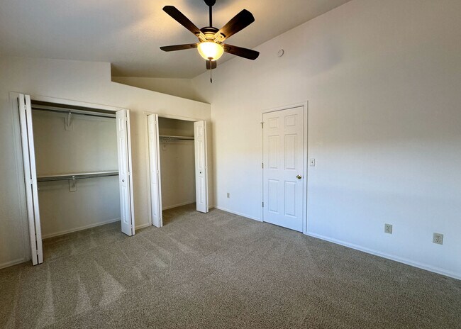 Building Photo - 6913 Yellowpine Dr