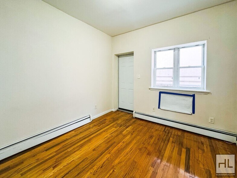 Building Photo - VAN SICLEN AVENUE