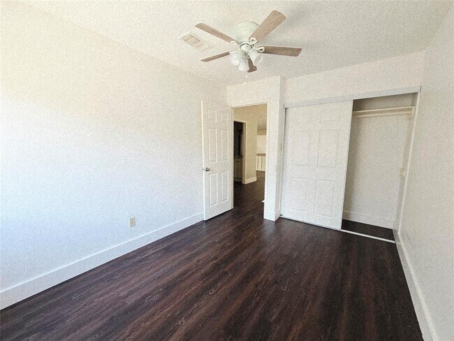 Building Photo - 12625 Newbrook Dr