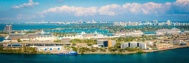 Building Photo - 335 S Biscayne Blvd