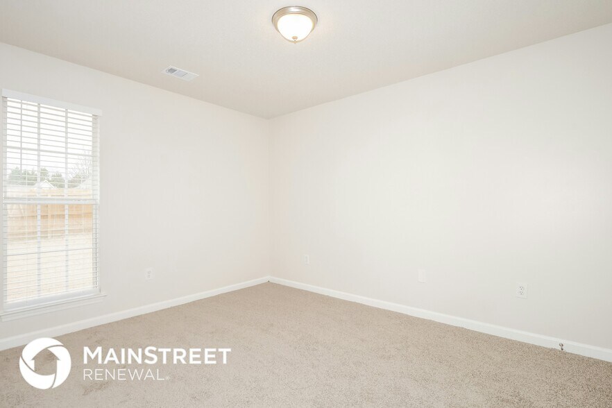 Building Photo - 5665 Deer Ridge Dr