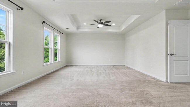 Building Photo - 40978 Spur Run Ln