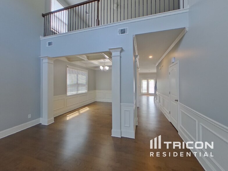 Building Photo - 7064 Demeter Dr