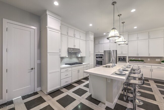 Building Photo - 2542 Strathmill Ave