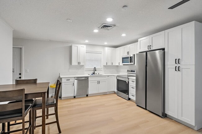 Building Photo - 14339 Collecting Canal Rd