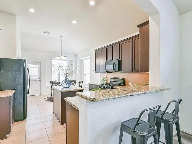 Building Photo - 2125 Sand Ridge Dr