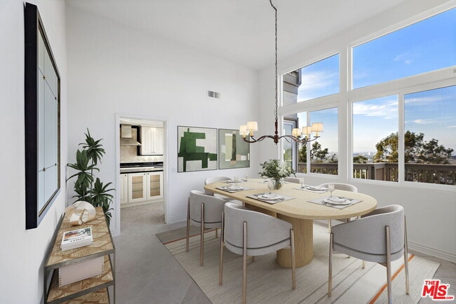 Building Photo - 31 St Tropez