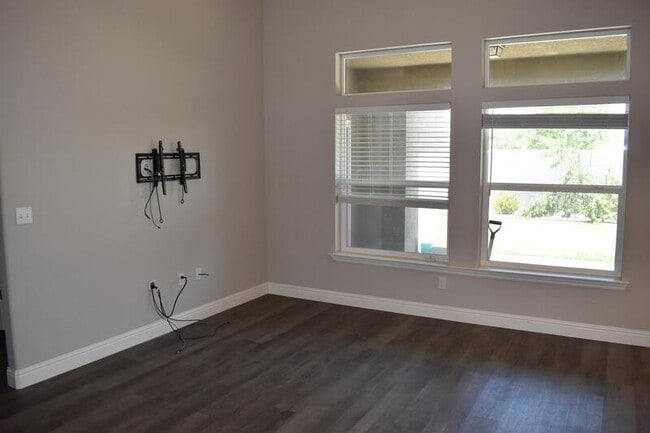 Building Photo - 4364 Wickson Pl