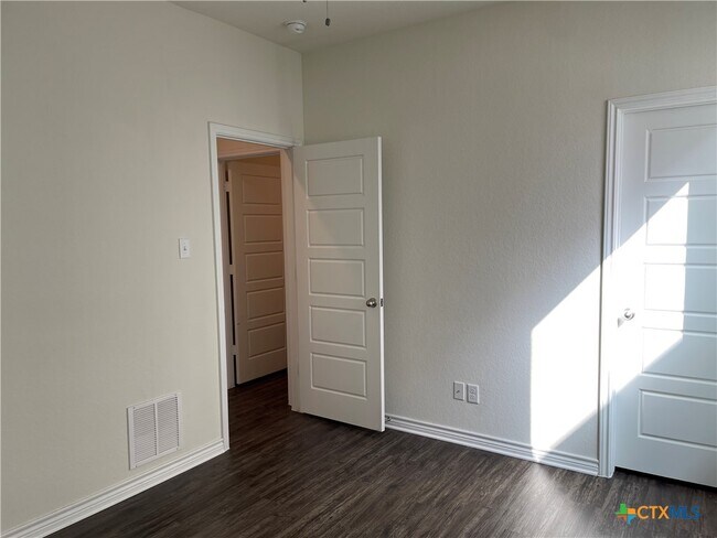 Building Photo - 2078 Wind Chime Wy