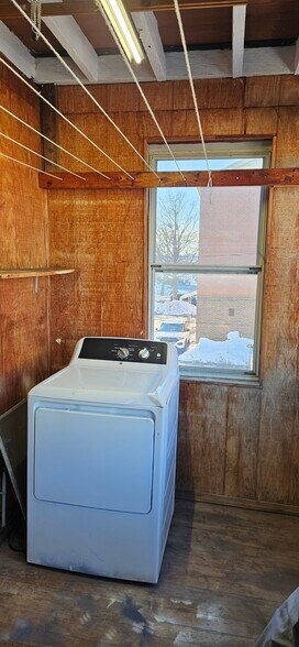 Building Photo - 166 Cedar St