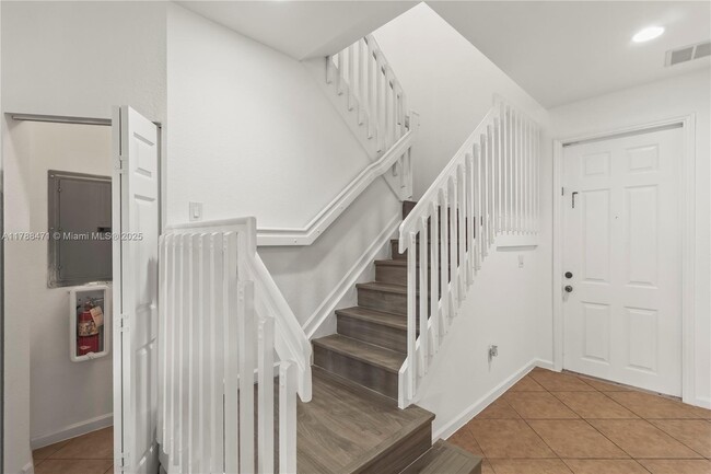 Building Photo - 1209 Abaco Ln