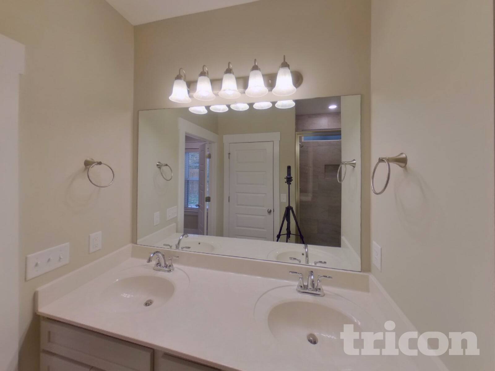 Building Photo - 1470 Cotillion Dr