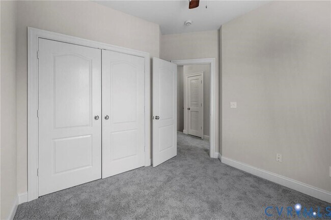 Building Photo - 733 S Pine St