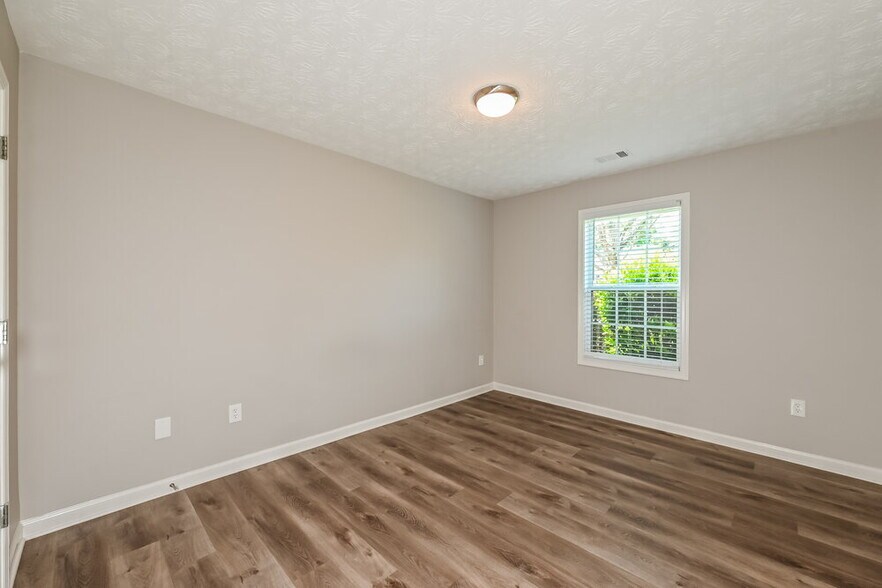 Building Photo - 3336 Bridle Brook Dr NE