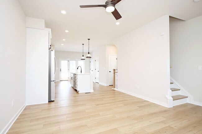Building Photo - 6019 Bicknell St