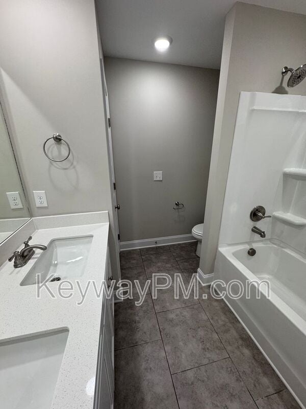 Building Photo - 3045 Venetian Dr