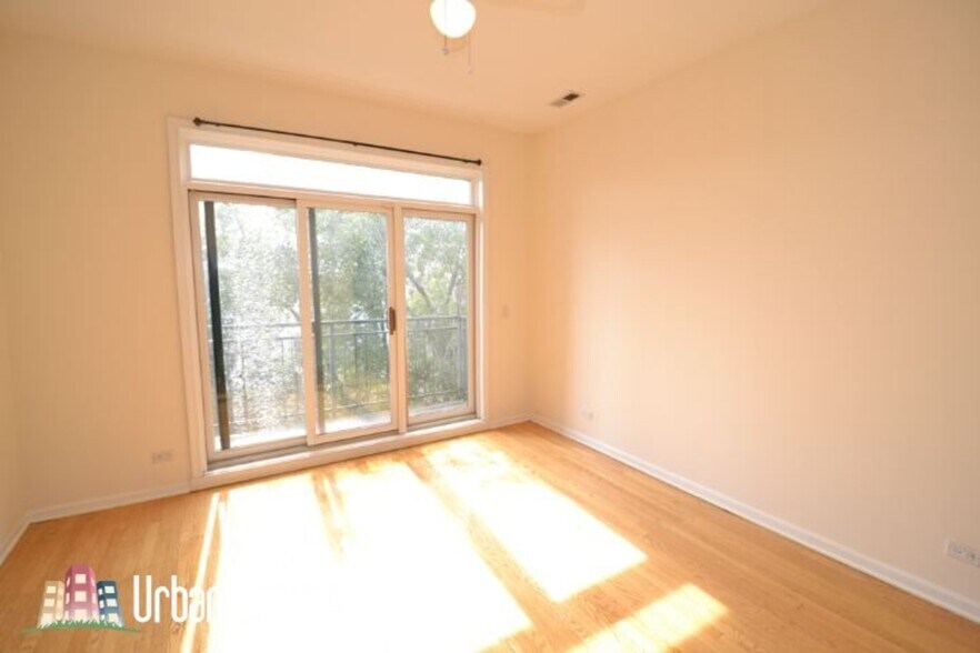 Building Photo - 1743 W North Ave