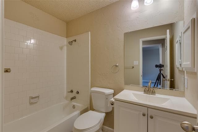 Building Photo - 9120 Cumberland Dr