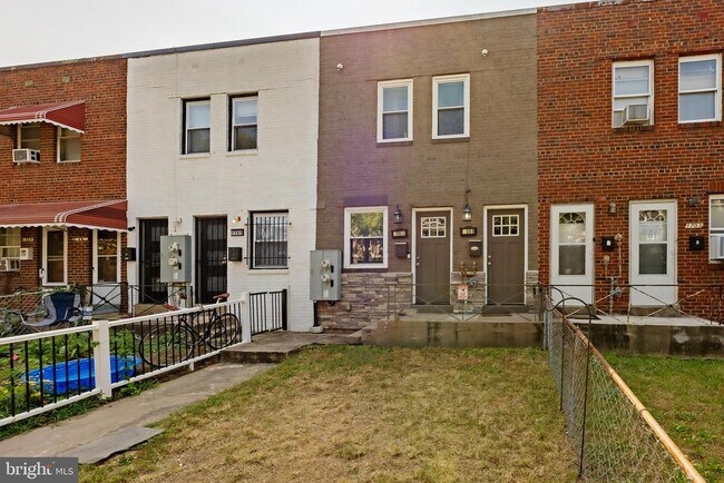 Building Photo - 1705 Montello Ave NE