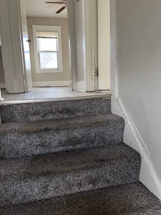 Building Photo - 3-Bedroom Home for Rent in Cleveland – Pet Friendly! Only $1,300