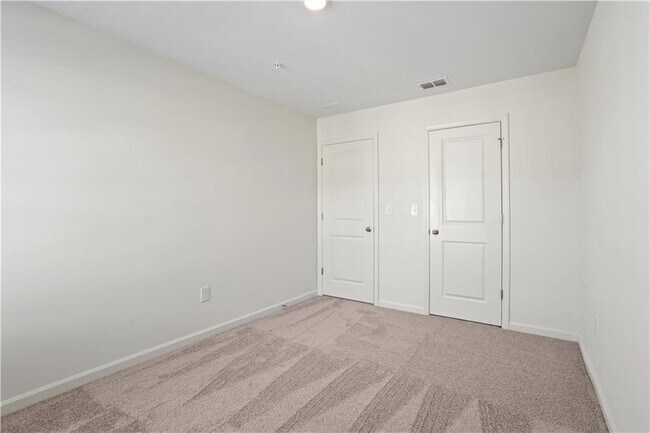 Building Photo - 541 Magnolia Cir