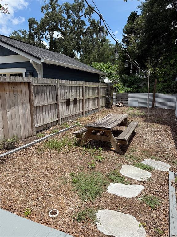 Building Photo - 308 E Adalee St