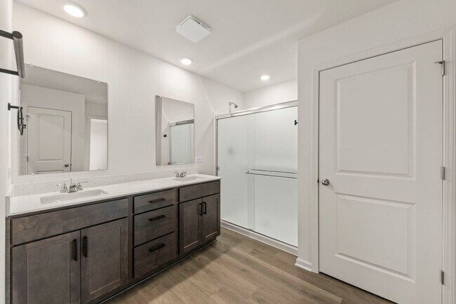 Building Photo - 13713 Sanibel St