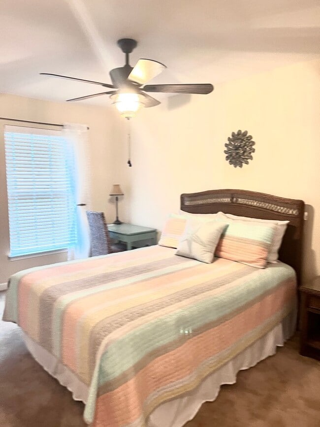 Building Photo - FULLY FURNISHED!!!  3 bedroom, 2 1/2 bath ...