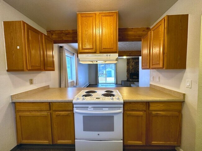 Building Photo - 3012 W 33rd Ave