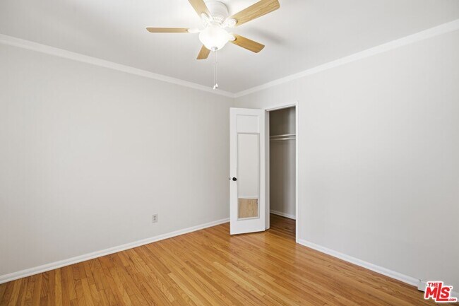 Building Photo - 4142 Lincoln Ave