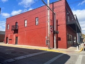 Building Photo - 214 S Main St