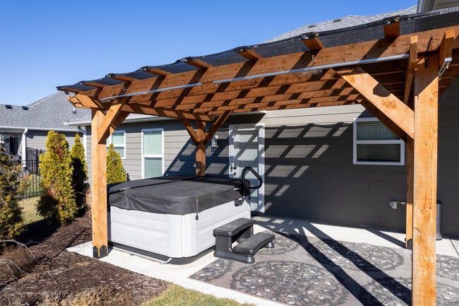 Building Photo - 4914 Glide Cv