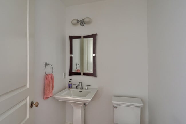 Building Photo - 343 Flamingo Dr