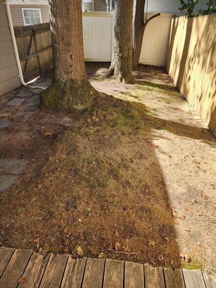 Private Outdoor space - 82 Seaside Ave