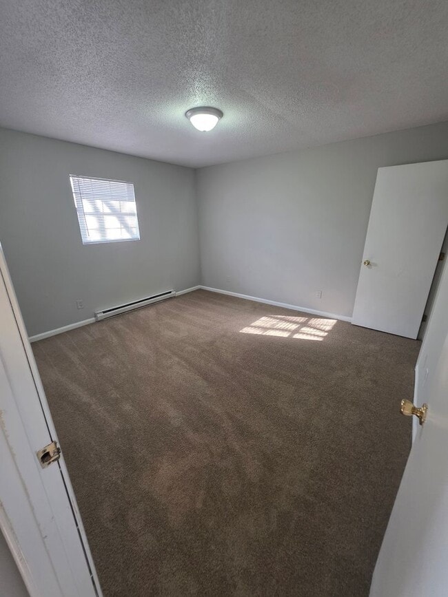 Building Photo - 3011 Broadbay Dr