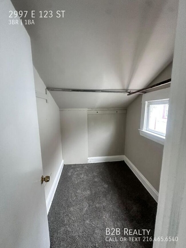Building Photo - 2997 E 123rd St