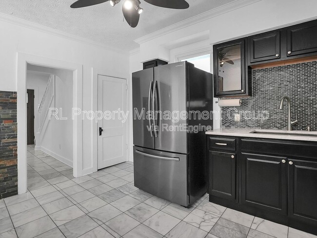 Building Photo - 914 Lockbourne Rd