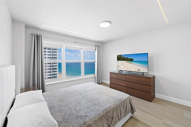 Building Photo - 3500 Galt Ocean Dr