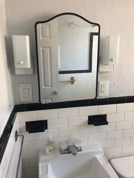 Building Photo - 669 Englewood Avenue