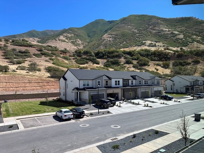 Building Photo - 5260 Acacia Dr